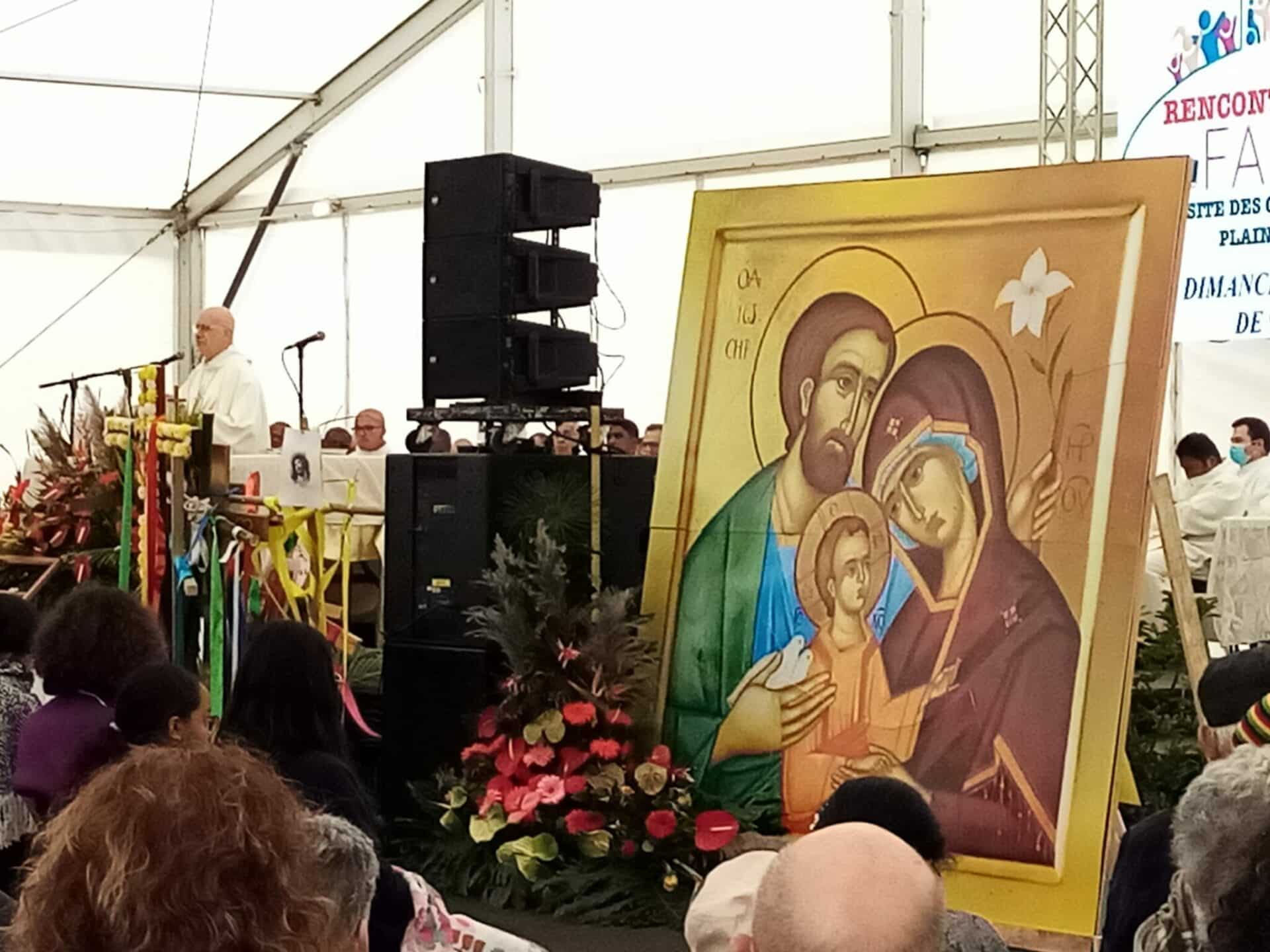 Rassemblement des familles catholiques à la Plaine des Palmistes