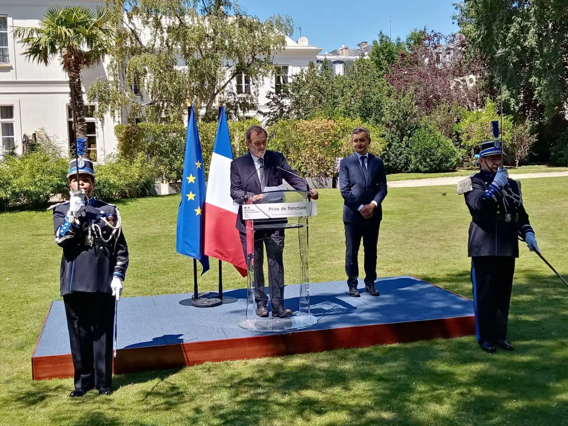 Un scandale peut en cacher un autre