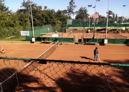 vacances jeunes des tournois de tennis