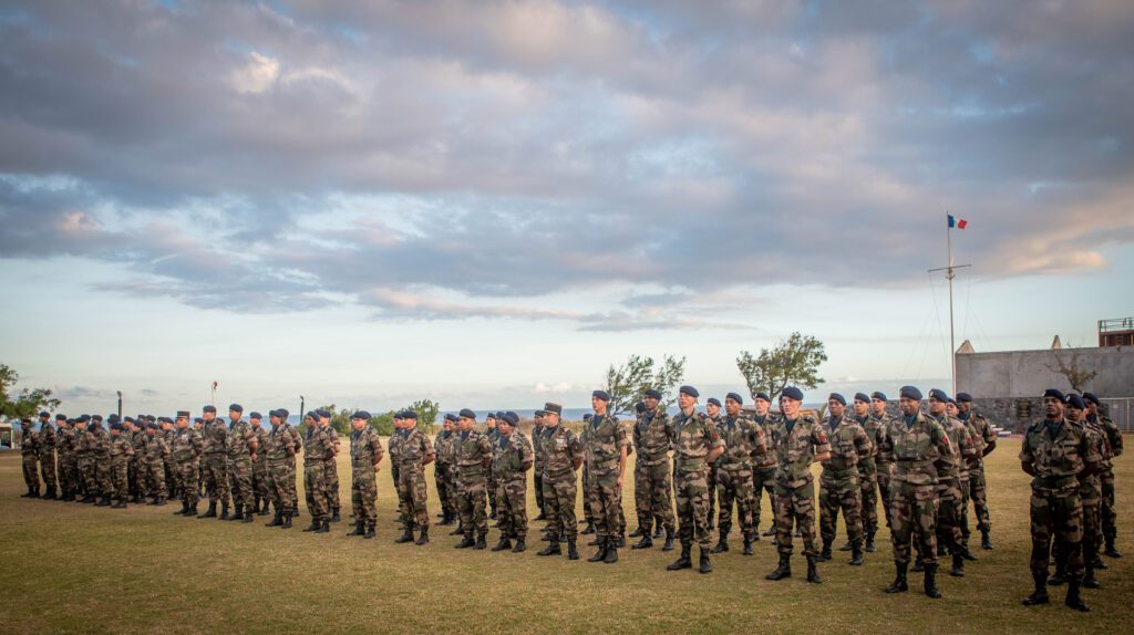 cérémonie militaire d'accueil des volontaires au RSMA