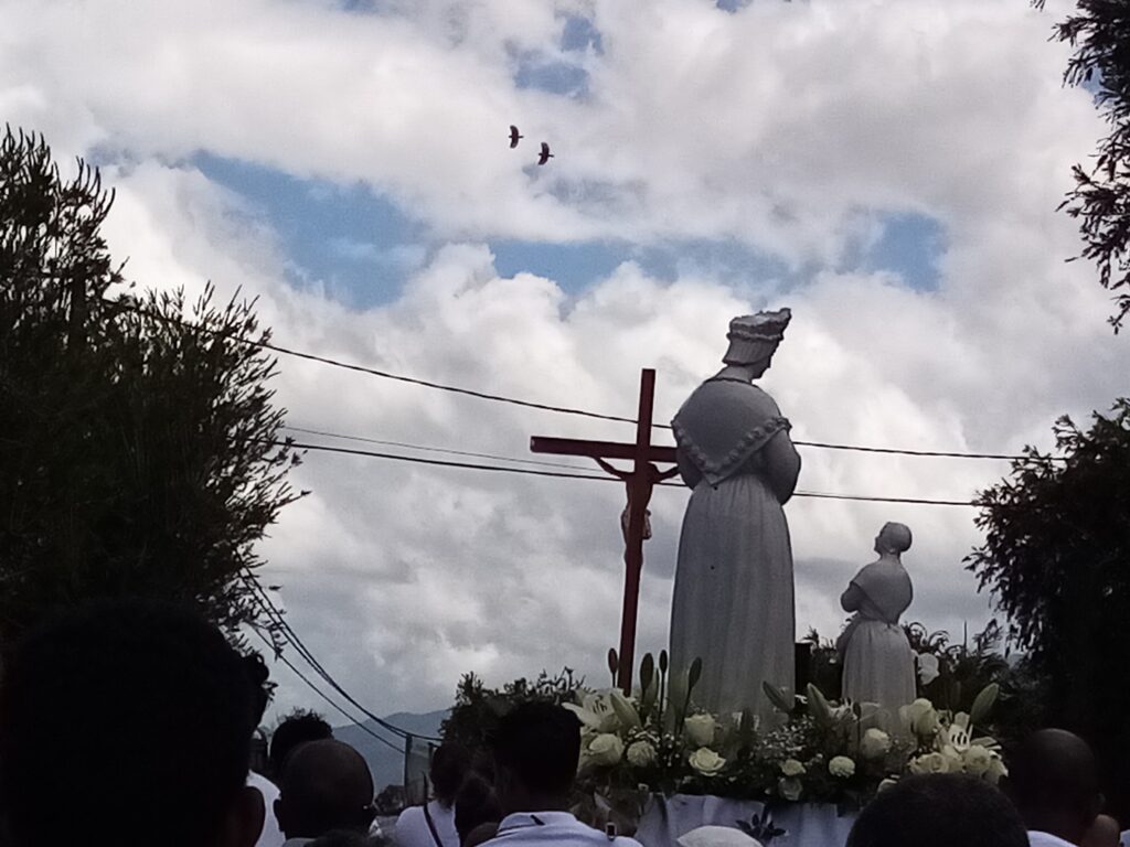 Procession lors de la fête de la Salette à la Ligne des Bambous le dimanche 18 septembre 2022.