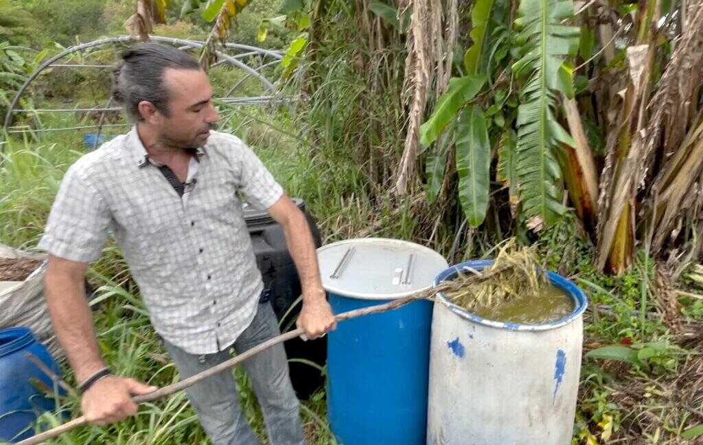 autonomie alimentaire Oasis Réunion exploitation de la Source elle rit à Bras Pistolet Yves Boussardon