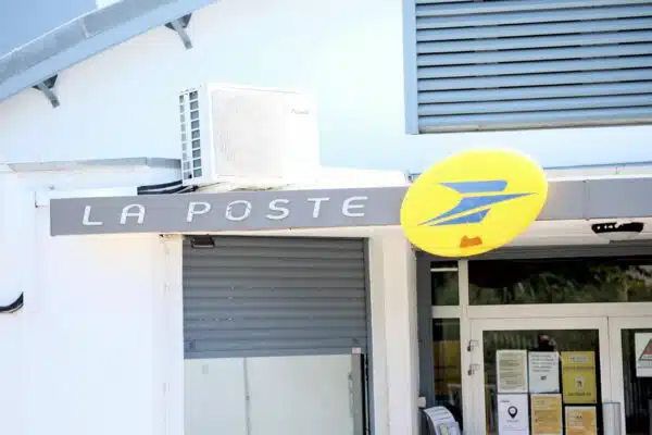 [Colis postaux] « La Poste fait du chiffre sur les taxes »