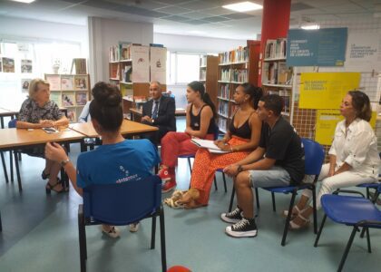 La rectrice en visite au lycée de Vincendo pour parler de l'égalité entre filles et garçons, le 8 mars 2023.