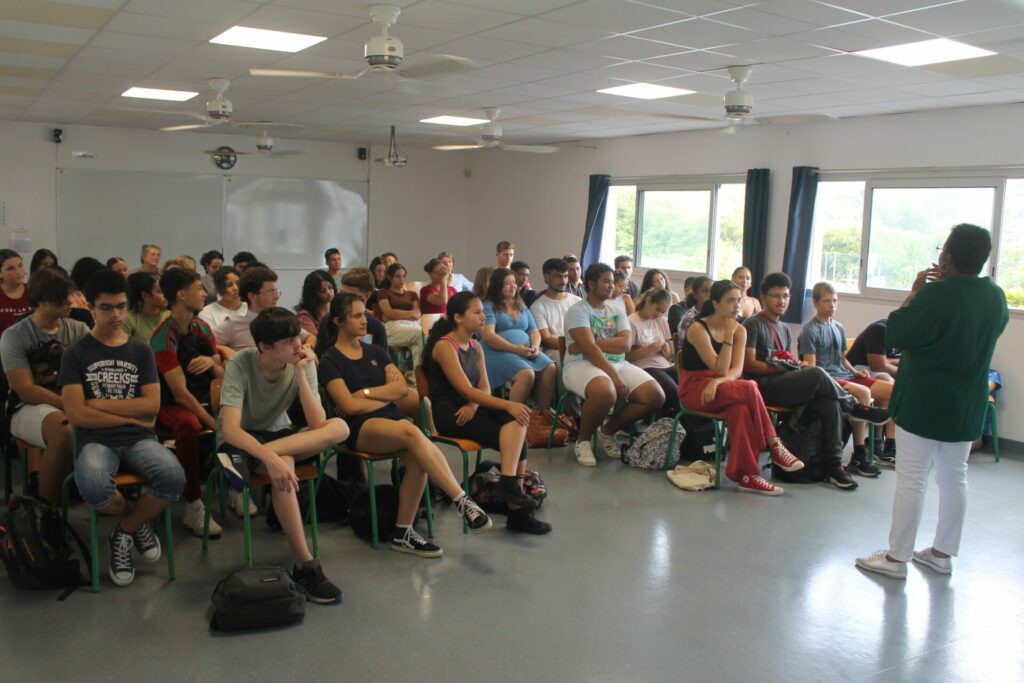 Le théâtre forum de Delixia Perrine au lycée de Vincendo à l'occasion du 8 mars 2023.