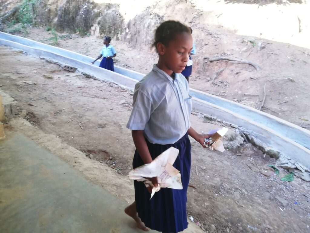 école de Nosy Iranja Madagascar, Anicette Zafimina. photo Jéromine Santo-Gammaire