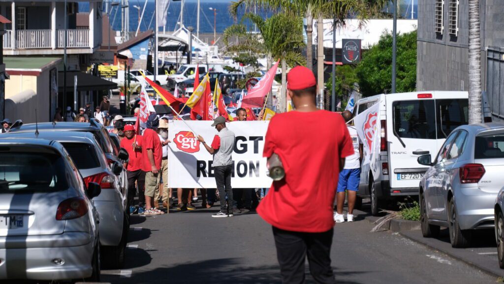 manifestation contre retraite à 64 ans saint-pierre 6 juin 2023