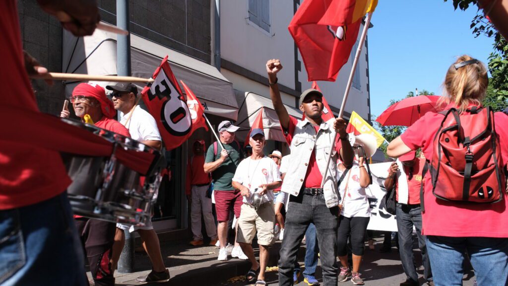 manifestation contre retraite à 64 ans saint-pierre 6 juin 2023