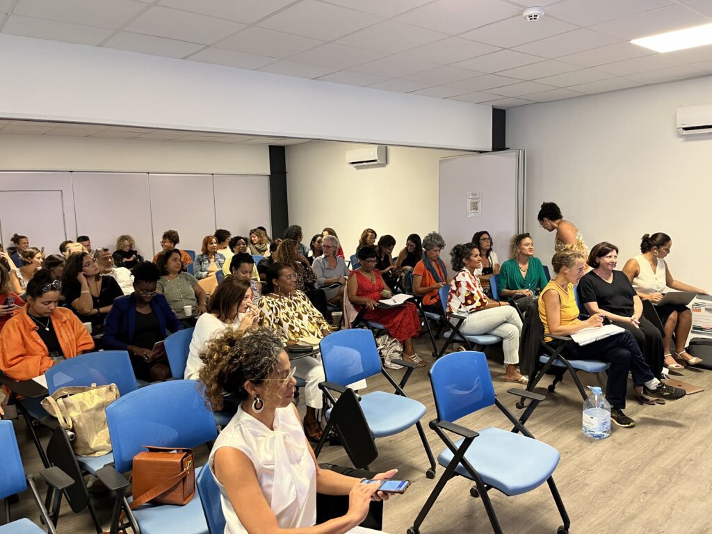 onférence sur « Déconstruire les mythes de l'entrepreneuriat » organisée par le Beelab Réunion et HEC Stand Up