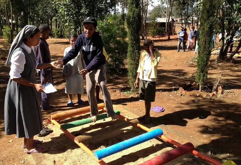 PARTENARIAT ENTRE LE SAMSAH Déficients visuels DE LA RÉUNION ET LE CENTRE ECAR EPHATA DE FIANARANTSOA Madagascar