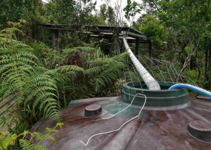 Récupérer l'eau de pluie pour être autonome. Chez Ibrahim Moullan, décembre 2023.