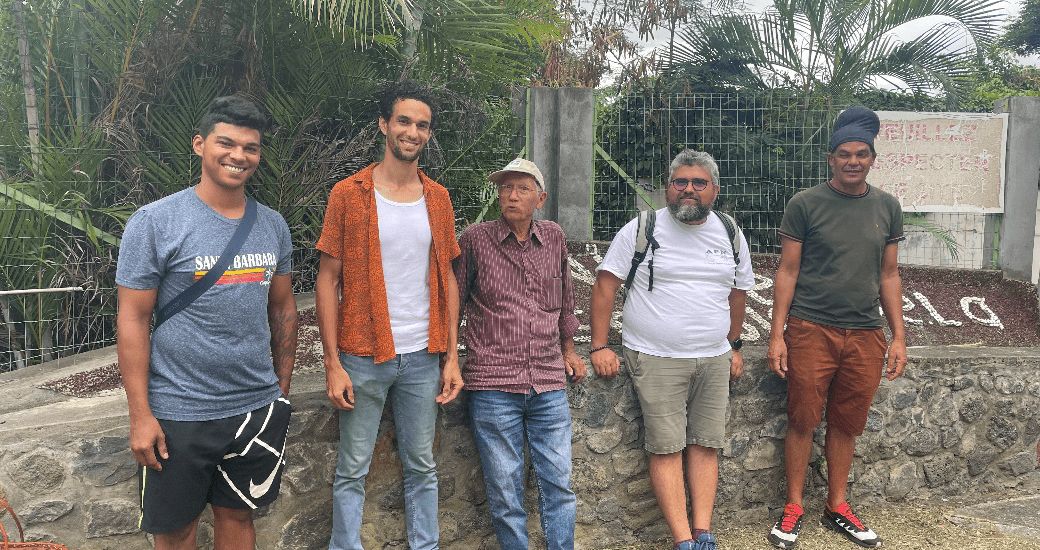 Tiers lieu Bwa de Senteur. Photo avec Mr Raymond Lucas et l’association les « Amis des Plantes et de la Nature » - 7 Déc. 2023