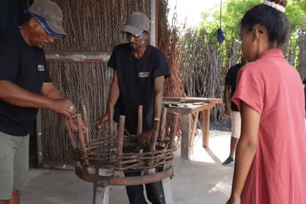 [Écotutos] Fabriquer un panier en bois de goyavier