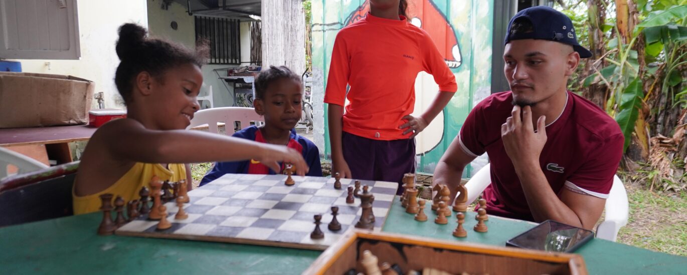 L'association la Kaz'Artous basée au Butor à Saint-Joseph accompagne les jeunes du quartier.