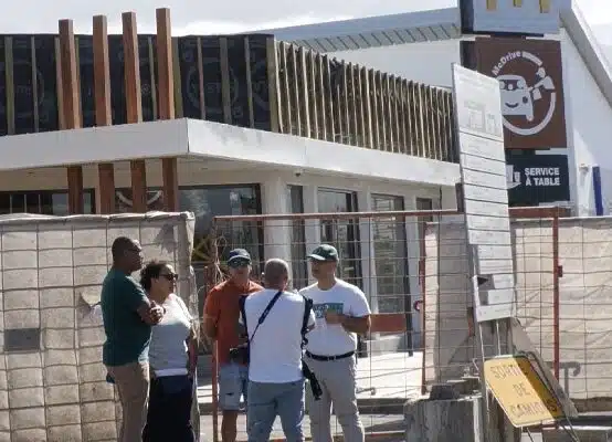 Forêt de l’Etang-Salé : un fast-food c’est déjà trop!