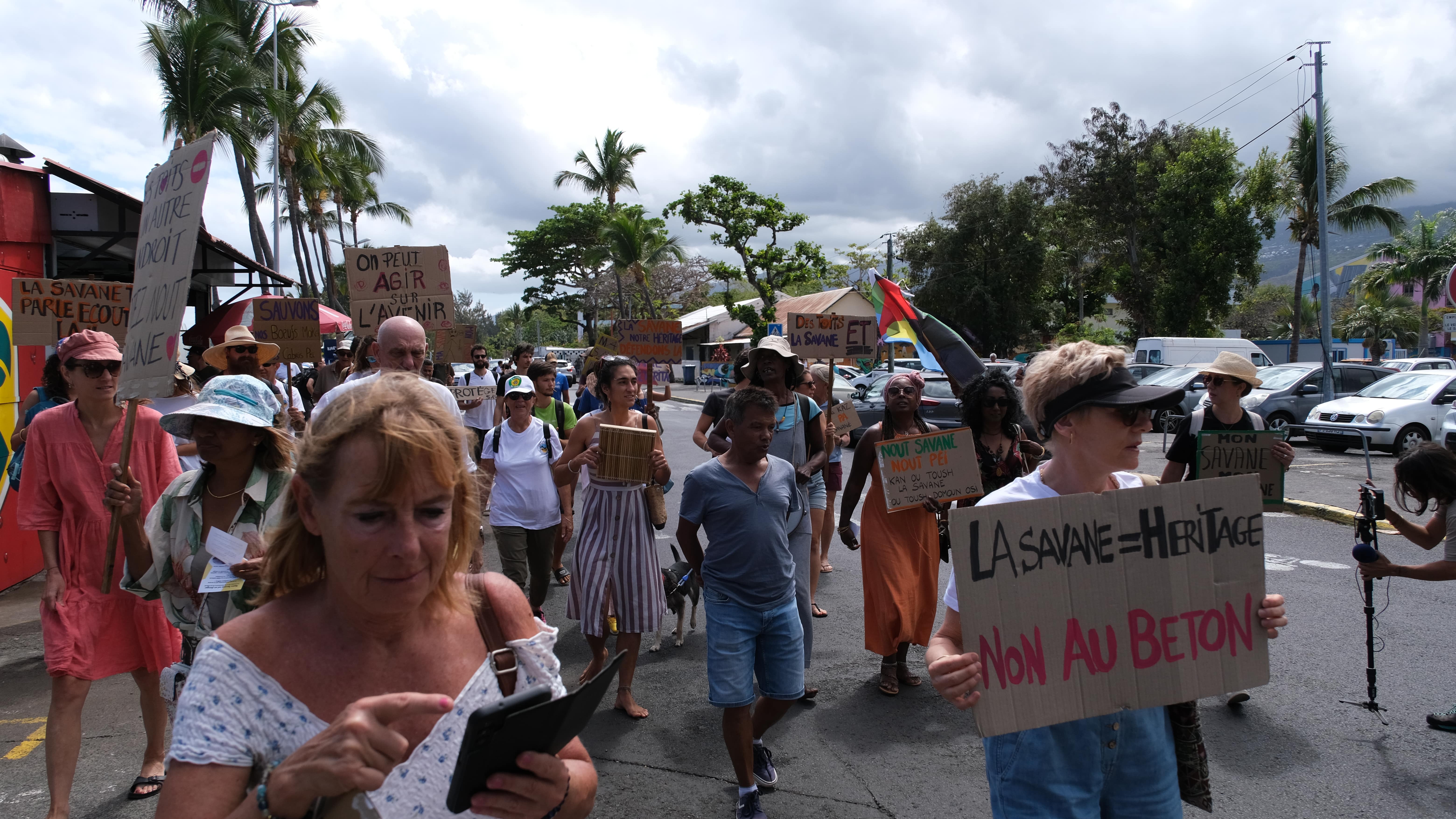 Manifestation Protège nout savane Saint-Paul