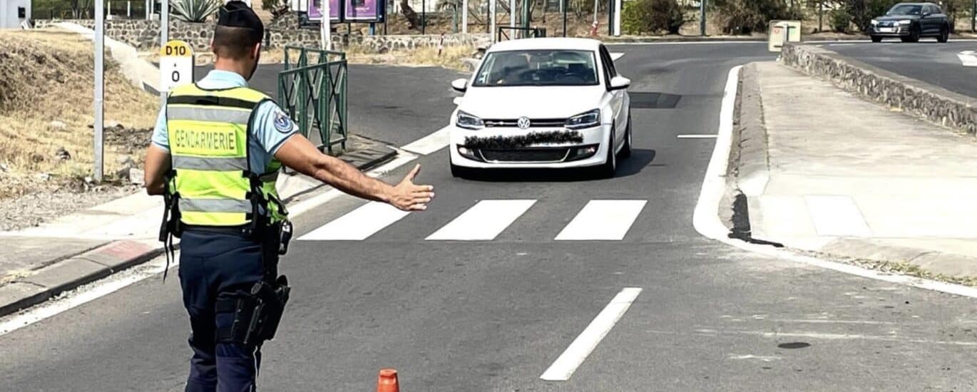 contrôle alcoolémie stupéfiants test salivaire gendarmerie photo page Facebook gendarmerie de La Réunion