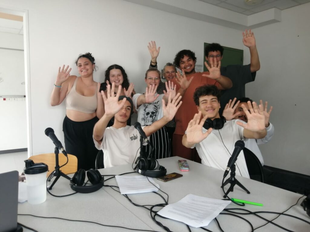 Première émission de la webradio du lycée de Vincendo le 30 octobre 2024, V. Waves.