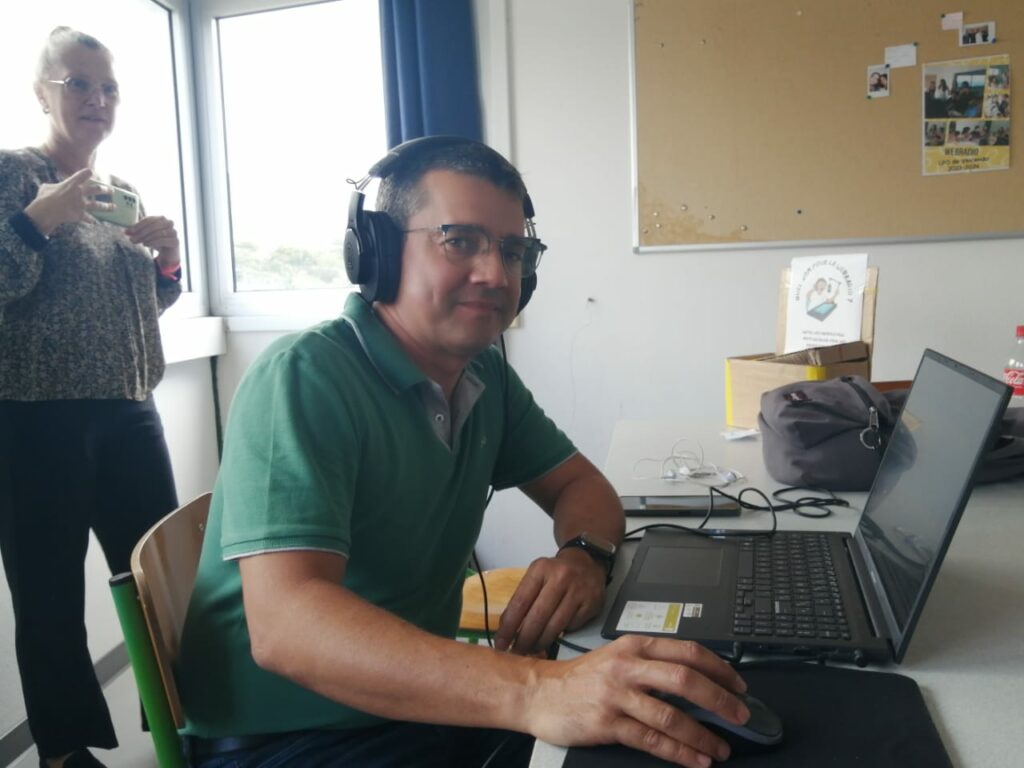 Première émission de la webradio du lycée de Vincendo le 30 octobre 2024, V. Waves.